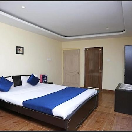 Hotel Bluewheel Bhubaneswar Exterior foto